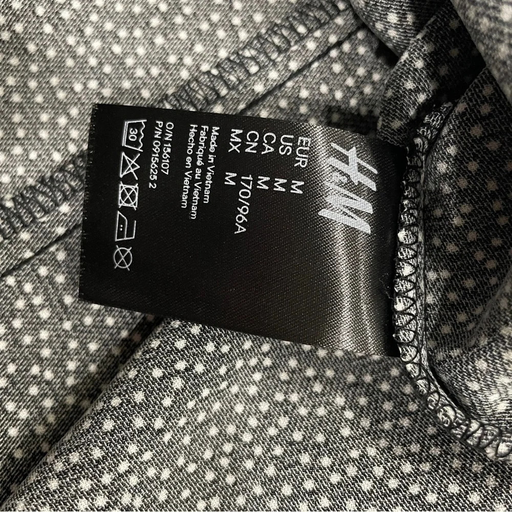 NWT H&M Black and White Puff-Sleeve Dress